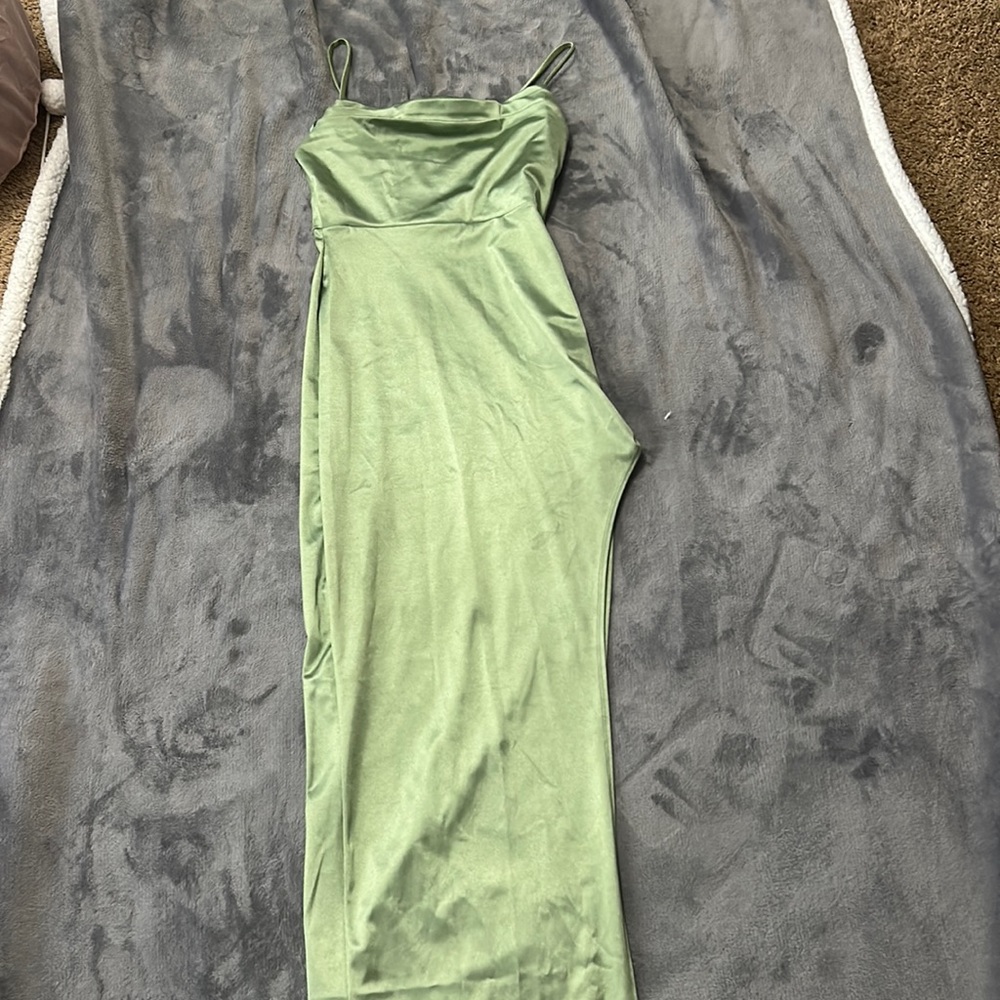 Silk green Windsor homecoming dress.